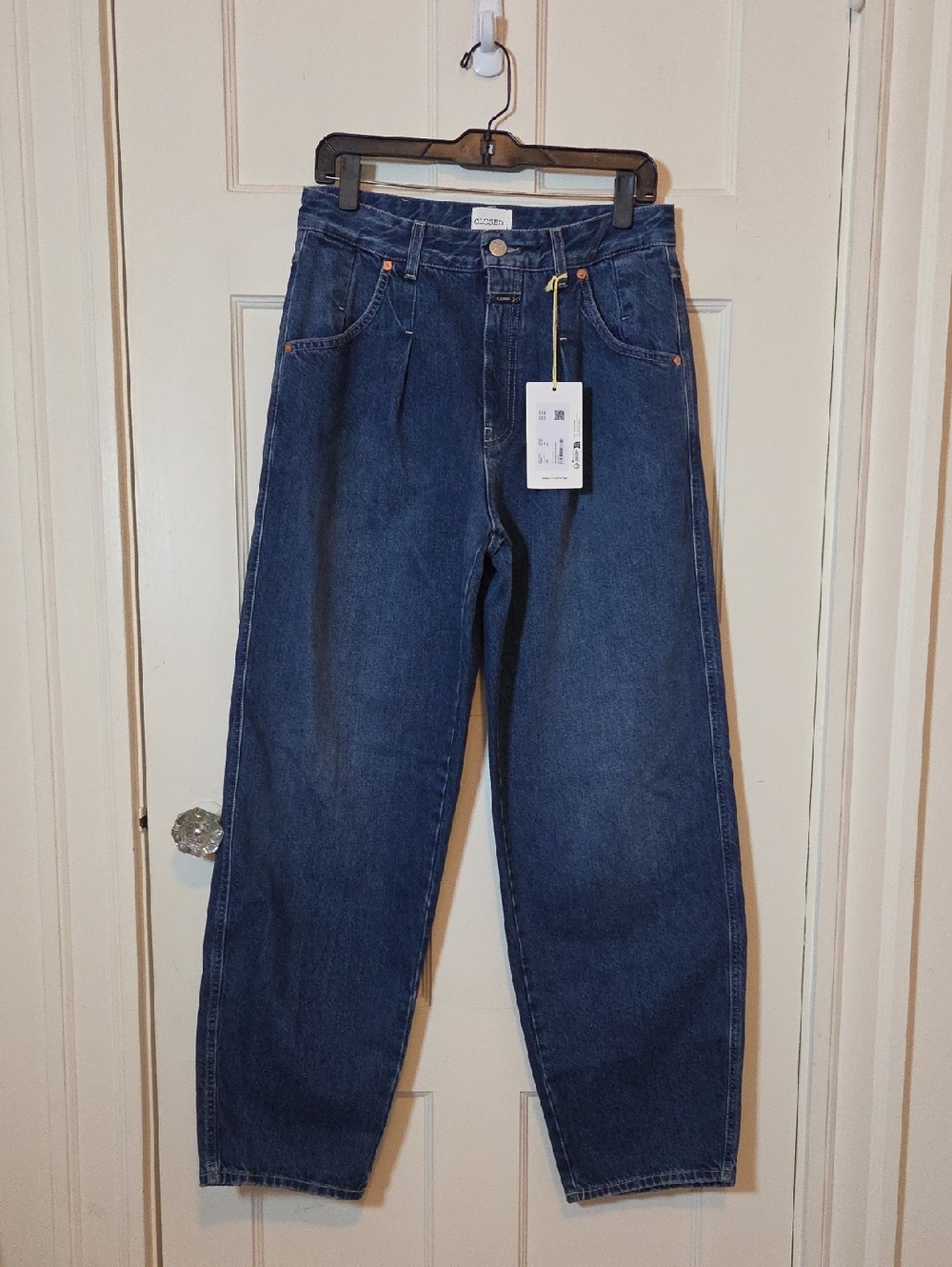 Closed Women's Wellington Cropped Pleated  Ridged Jeans In Dark Denim Sz 29 - Picture 2 of 16